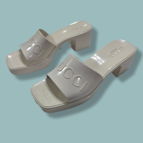 Gucci Shoes - Gucci Women's Cream Mules Sz37 Might Fit Sz4 Gentle Used With No Box